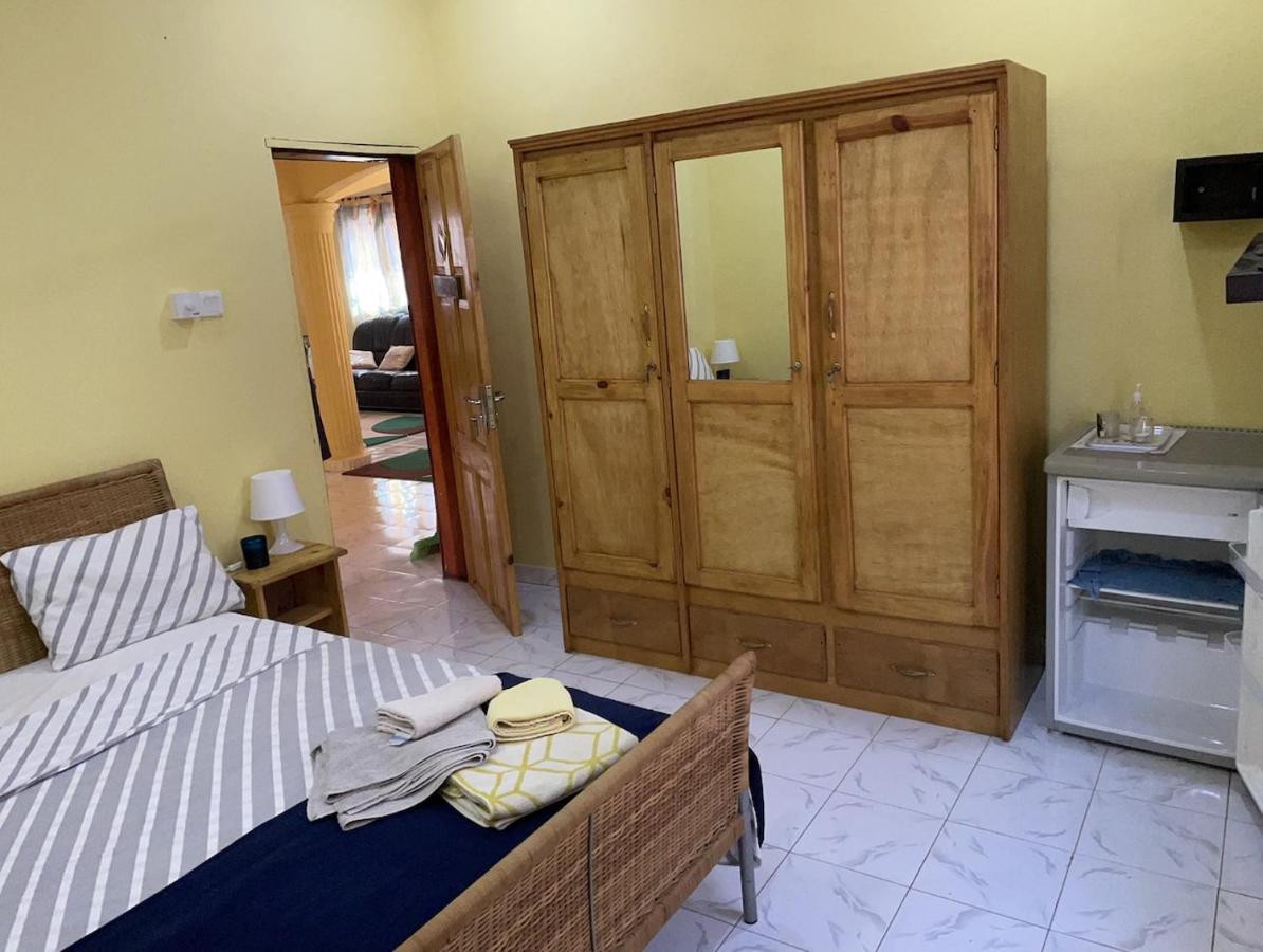 Bed and Breakfast The Compound Bijilo Exteriér fotografie